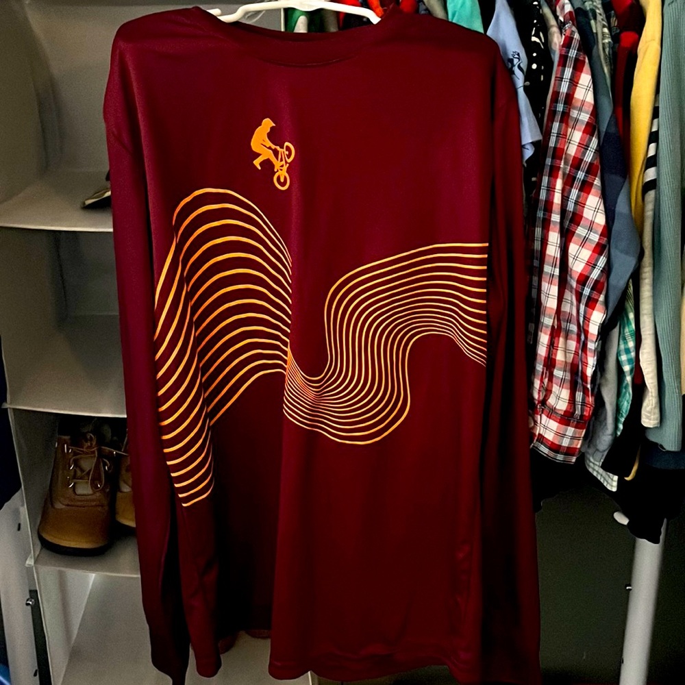Boys athletic brand long sleeve shirt. Size XL(14-16)